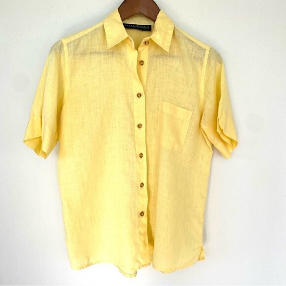 Harve Benard Tops - Harve Bernard button down shirt with short sleeves, in 💯  linen